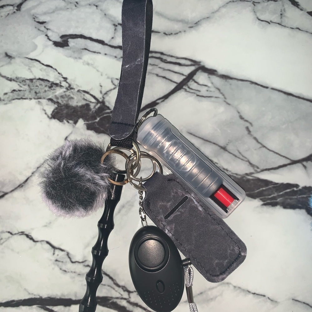 Self Defense Key Chain with pepper spray (Black)